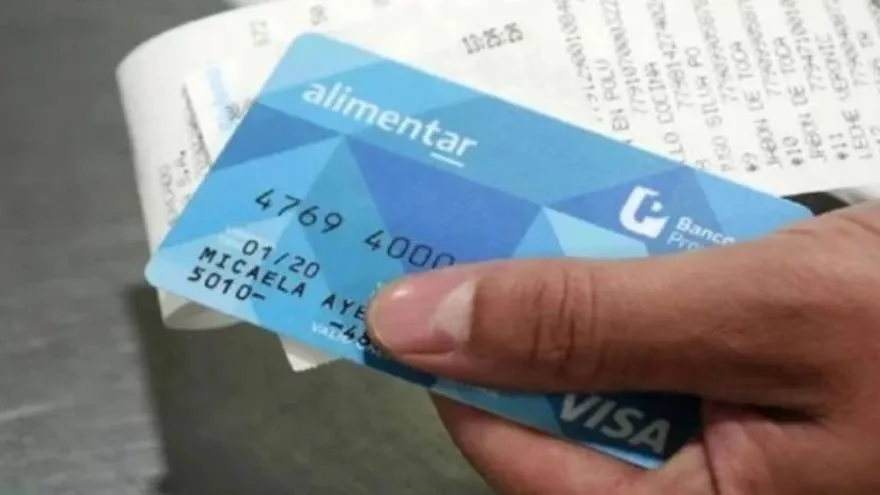 Le mandó una foto en tanga a su novio, la vio su suegra y se desató un escándalo