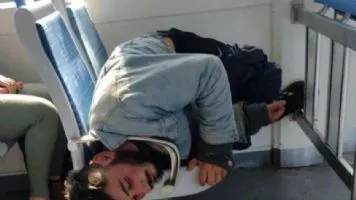 Le vendió un pantalón a una chica y ella lo descolocó con un desubicado comentario