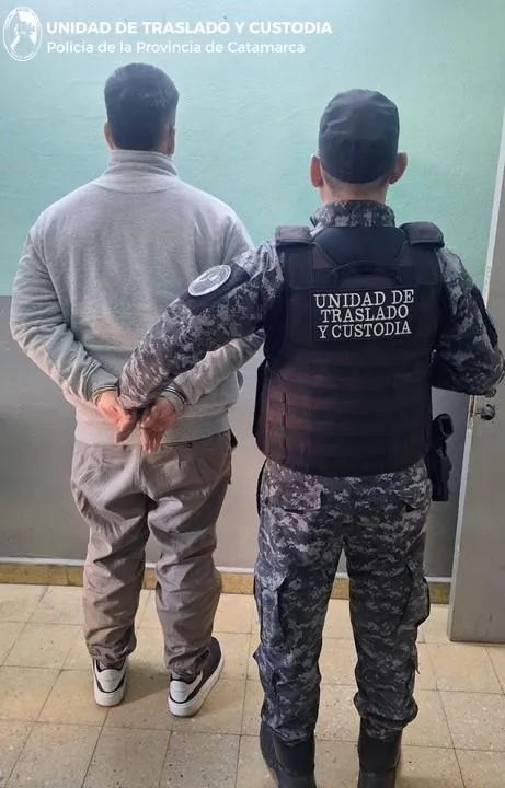 Les ofrecía trabajo, los llevaba a su departamento y, después de dormirlos, abusaba de ellos