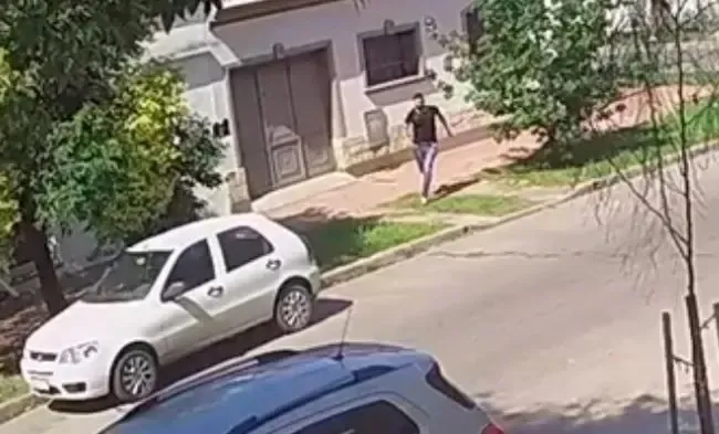 Llevó a la comisaría el feto que había expulsado