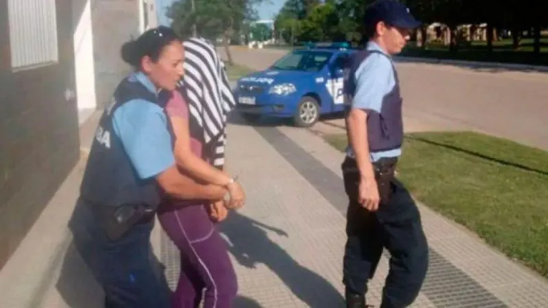 Lo aplastó un montacargas y decidió que le amputen la mitad del cuerpo para poder sobrevivir