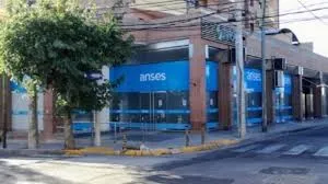 Lo atacaron en su departamento y minutos antes de morir mandó un video identificando a las asesinas
