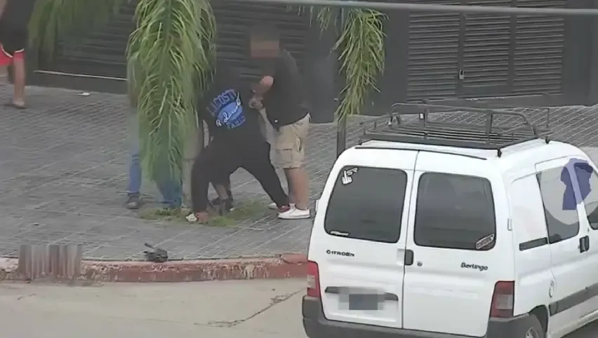 Lo atraparon llevándose una cama
