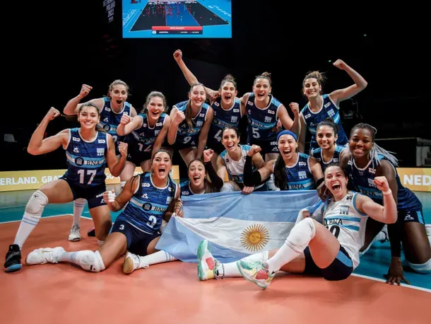 Lo cazaron en medio de una infidelidad y se colgó de un piso 25