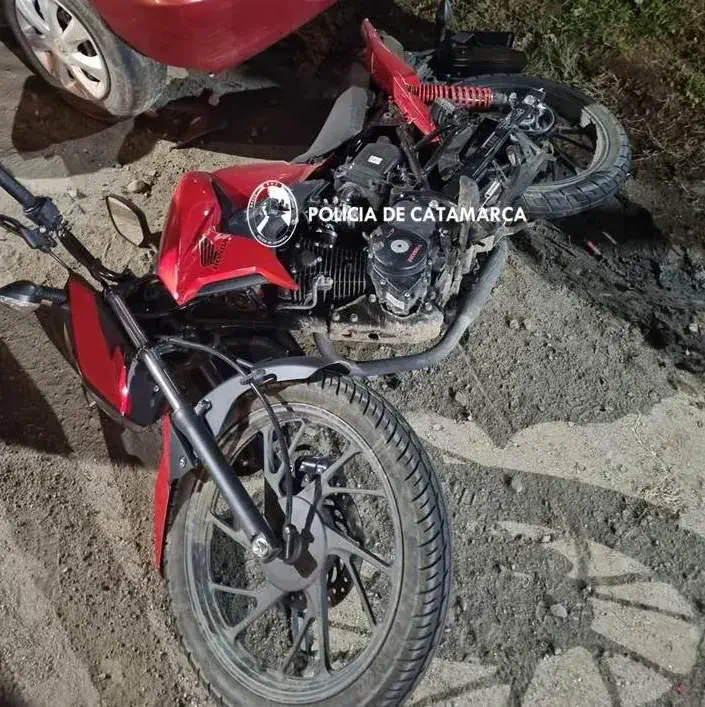 Lo chocó y se dio a la fuga