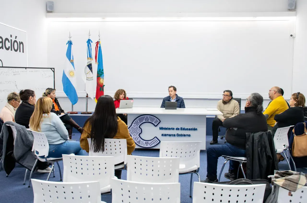 Los gremios docentes de la provincia apoyaron el proyecto de educación disruptiva
