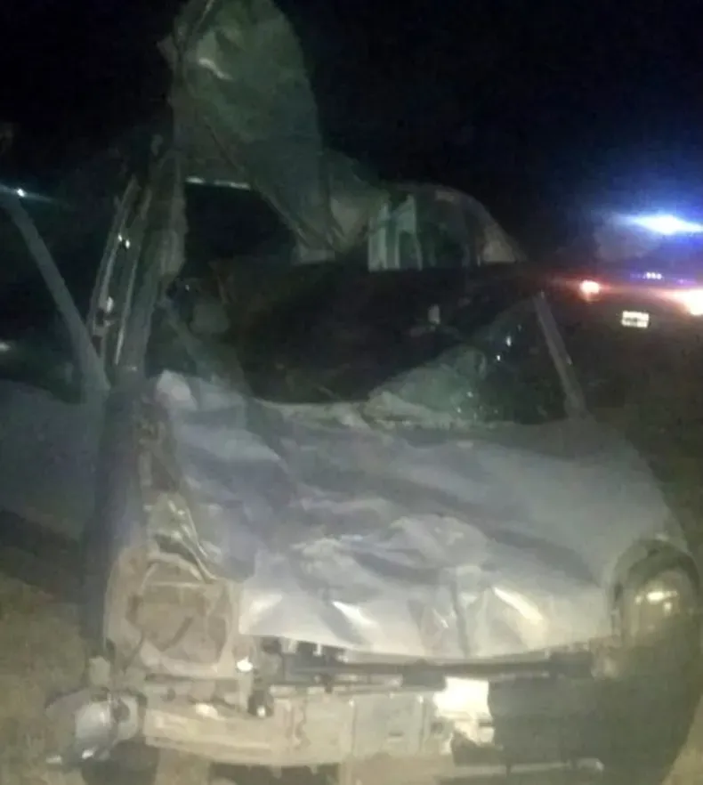 Mandó al corralón a un auto con el conductor dormido adentro porque no podían despertarlo: tenía 1.545gr de alcohol