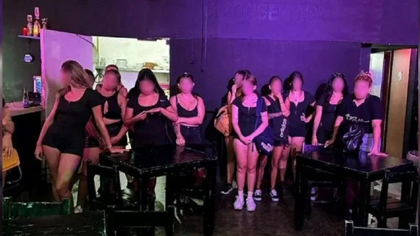 Manejaba ebrio y chocó a tres vehículos en el centro