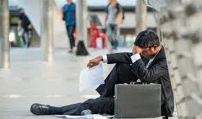 Más de tres millones de personas buscan trabajo y no lo encuentran