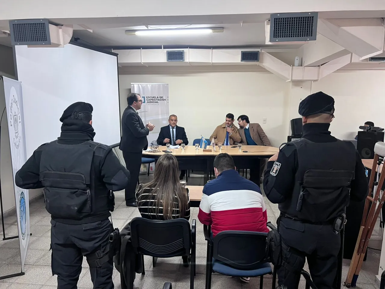 Mató de un tiro en el pecho a su mujer embarazada de 8 meses tras una discusión
