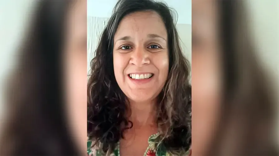 "Me sentí acorralada": rompió la reja del estacionamiento que no le aceptaba transferencia