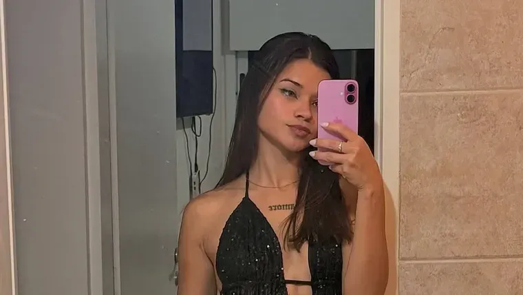 "Mechera" manoteó el celular a una comerciante y escapó