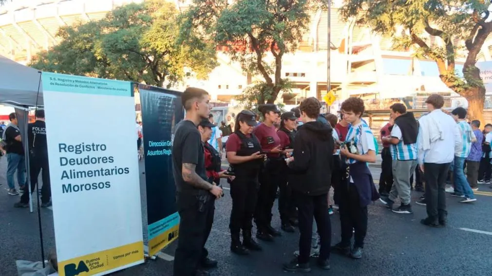 Medidas de austeridad: le bajan el sueldo a funcionarios provinciales