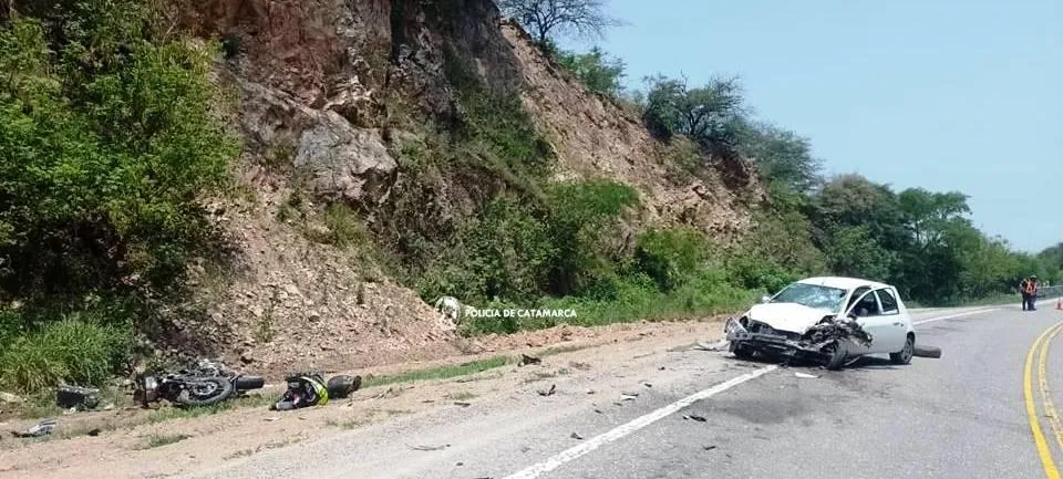 Misterio por un Clio que apareció con un agujero en el techo: ¿fue un meteorito?