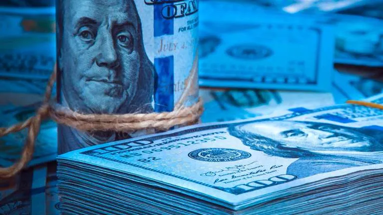 "Monedas por kilo", crece la venta porque el metal vale más que el peso