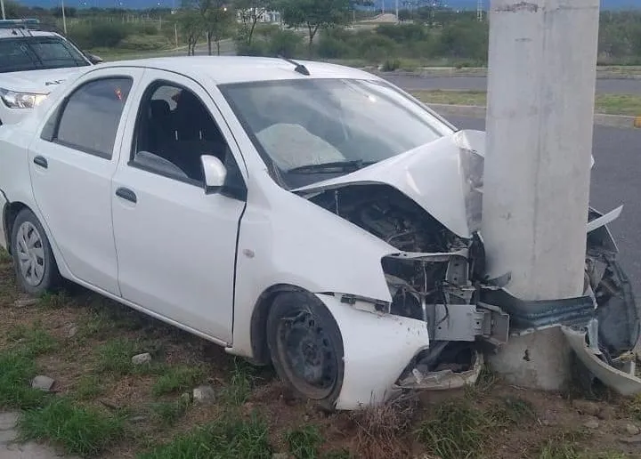Mujer en estado de ebriedad chocó y le secuestraron el auto