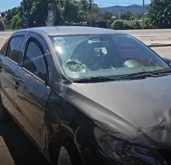 Mujer es "enrejada" por abandonar a sus tres hijos de 4, 5 y 7 años