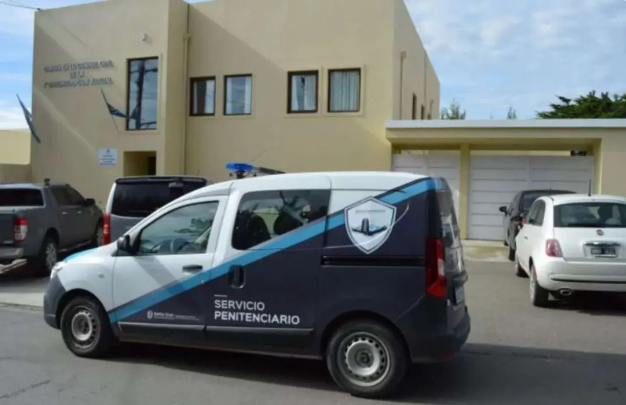 Mujer sorprendida robando en el Corralón Municipal