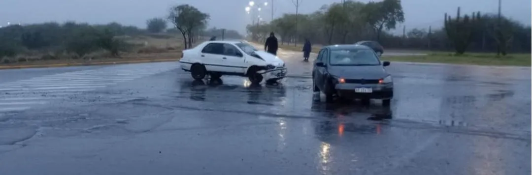 Mujer y beba lesionadas en un siniestro vial