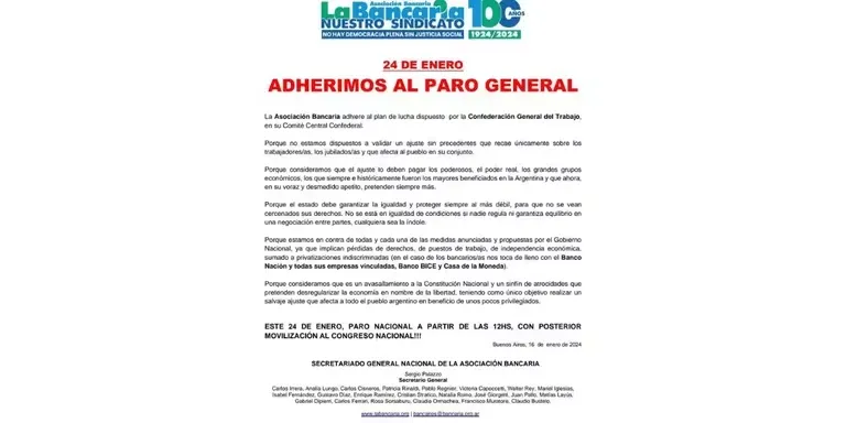 Murió tras chocar con un equino