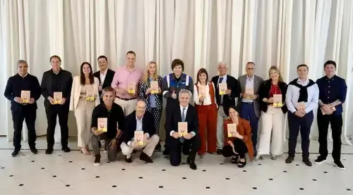 Nicolás Cabré mostró el regalo que Rufina le dejó antes de viajar a Turquía