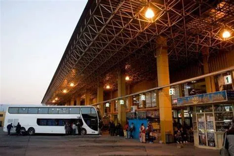“No tengo miedo”: hombre saltó a un río congelado y su esposa grabó su muerte