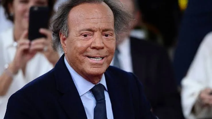 Nuevas acusaciones contra Julio Iglesias vinculadas a explotación laboral y agresión sexual