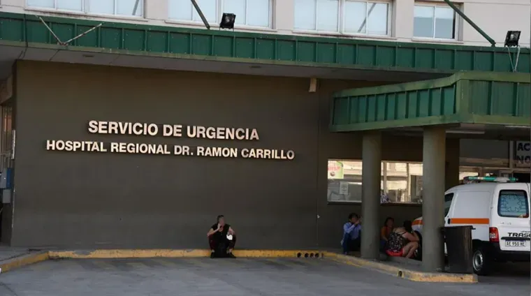 Numerarios policiales trasladaron a un joven y a un hombre al Servicio Penitenciario Provincial