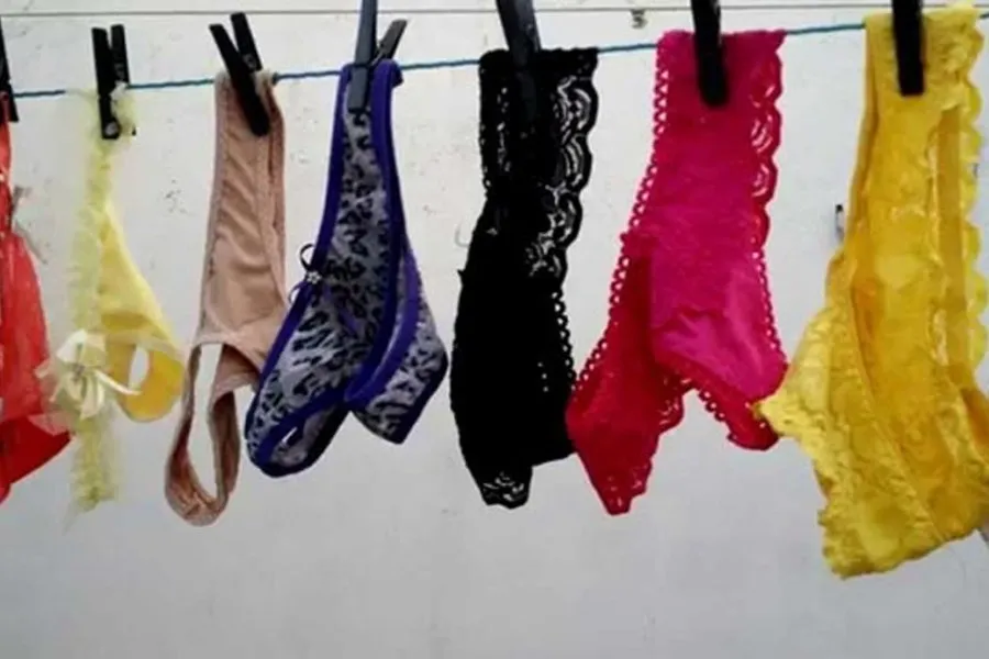 Obreros hallan un cuerpo incinerado dentro de un ataúd en un vertedero de basura