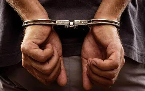Ordenaron la detención del ex jugador de Boca, Emanuel “Bebelo” Reynoso, por pegarle a un menor con un arma de fuego