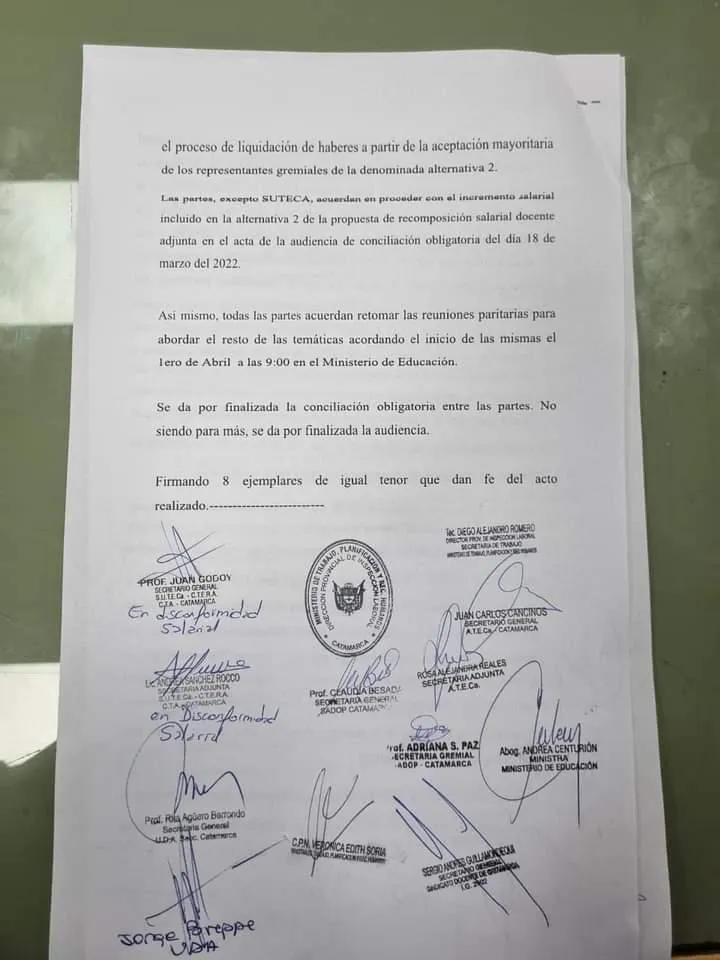 Padres tomaron escuela, que volvió a la virtualidad, por no tener ordenanzas