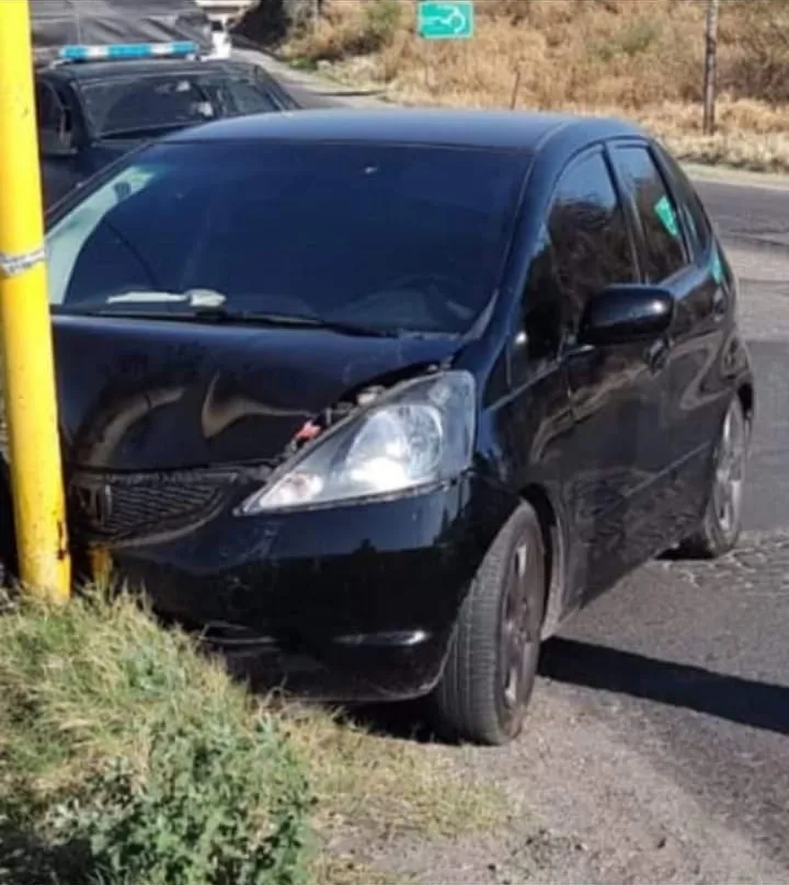 Paró a tomar y escuchar música y terminó arrestado