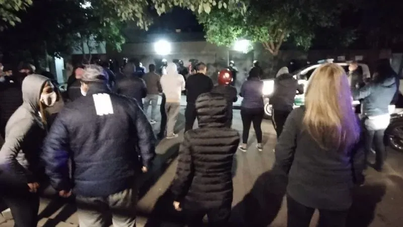 Pediatras en estado de asamblea y quite de colaboración, también por las noches