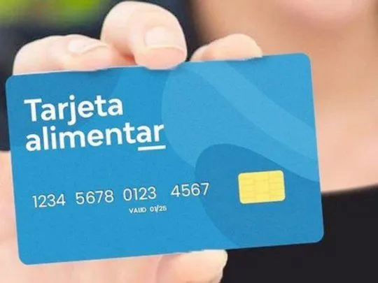 Pedófilo acompañó a dar a luz a su novia de 12 años: "entraron al hospital como una pareja normal"
