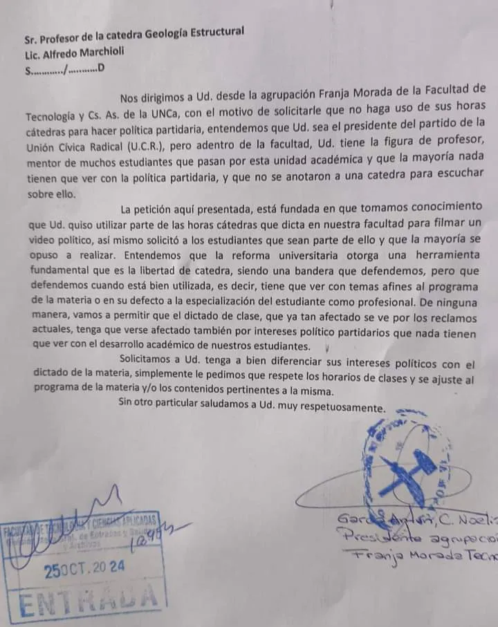 Pelea por su vida tras incendiarse su casa