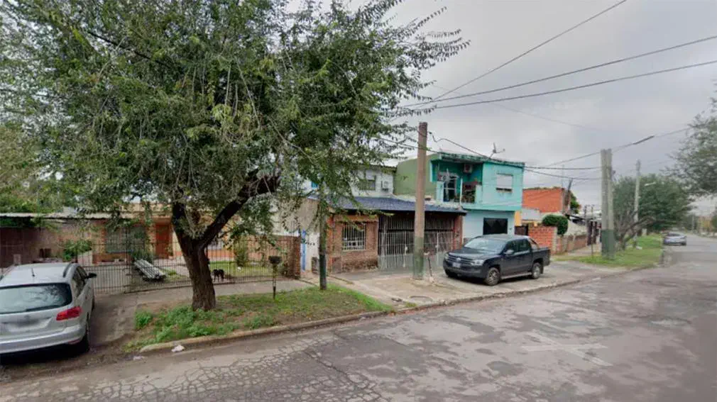 Peleó con su amigo, se subió al auto y lo atropelló: la víctima murió en el acto