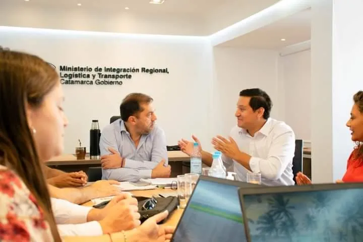 Perdió el control del rodado y terminaron volcando