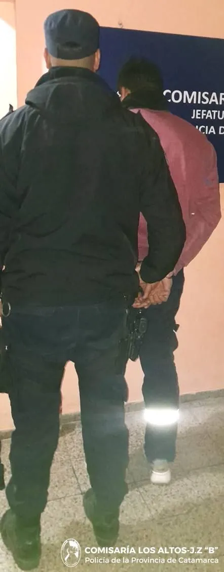 Personal policial arrestó a un hombre en Santa Rosa