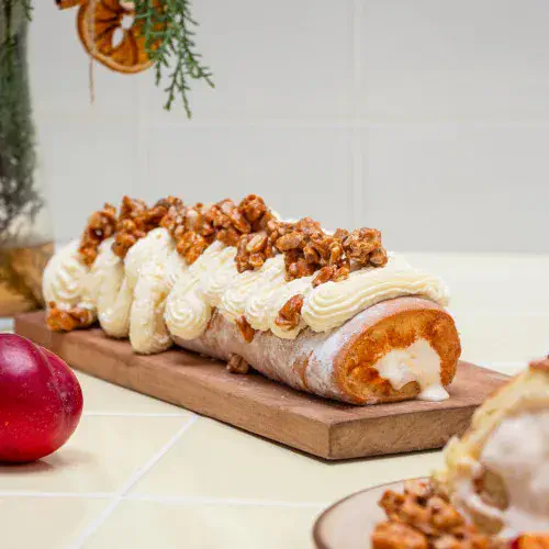 Pionono de helado y garrapiñada