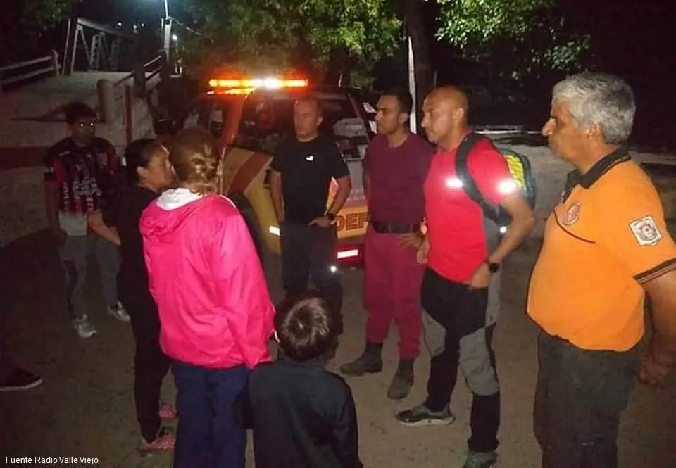 Pobladores cortan ruta