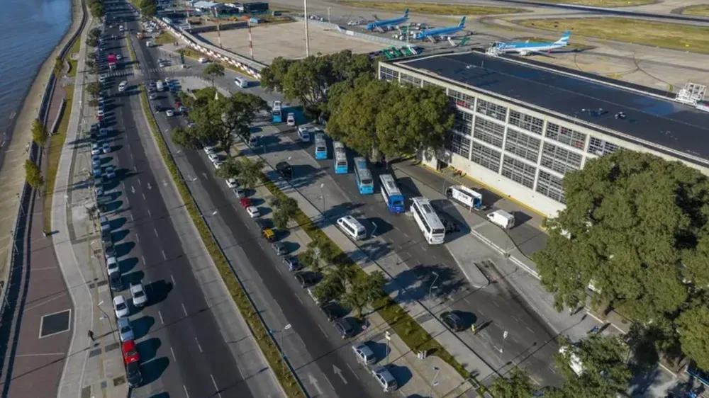 Policías trasladaron a dos hombres al Servicio Penitenciario Provincial