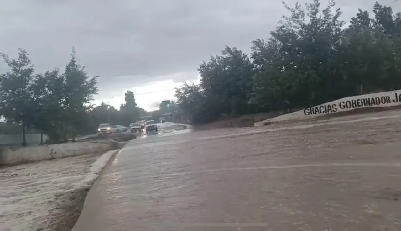 Por crecida de ríos se interrumpió el tránsito por Ruta 40