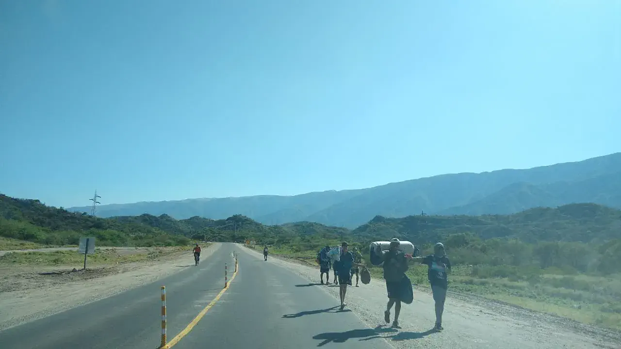 Por presencia de peregrinos, transitar con precaución por Rutas Nacionales 38 y 64