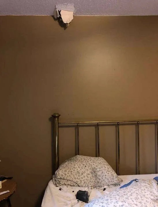 Por qué cuesta dormir toda la noche después de los 60