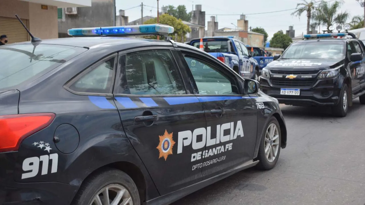 Por qué es peligroso cargar el celular sobre una superficie de tela o dejarlo en el baño