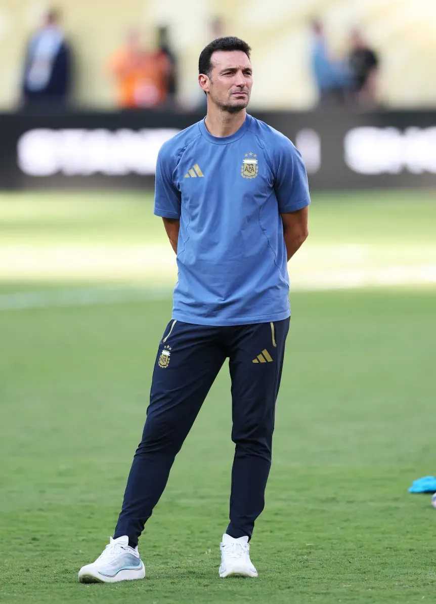 Por qué Lionel Scaloni aún no anunció la lista de los amistosos y qué pasará con Messi