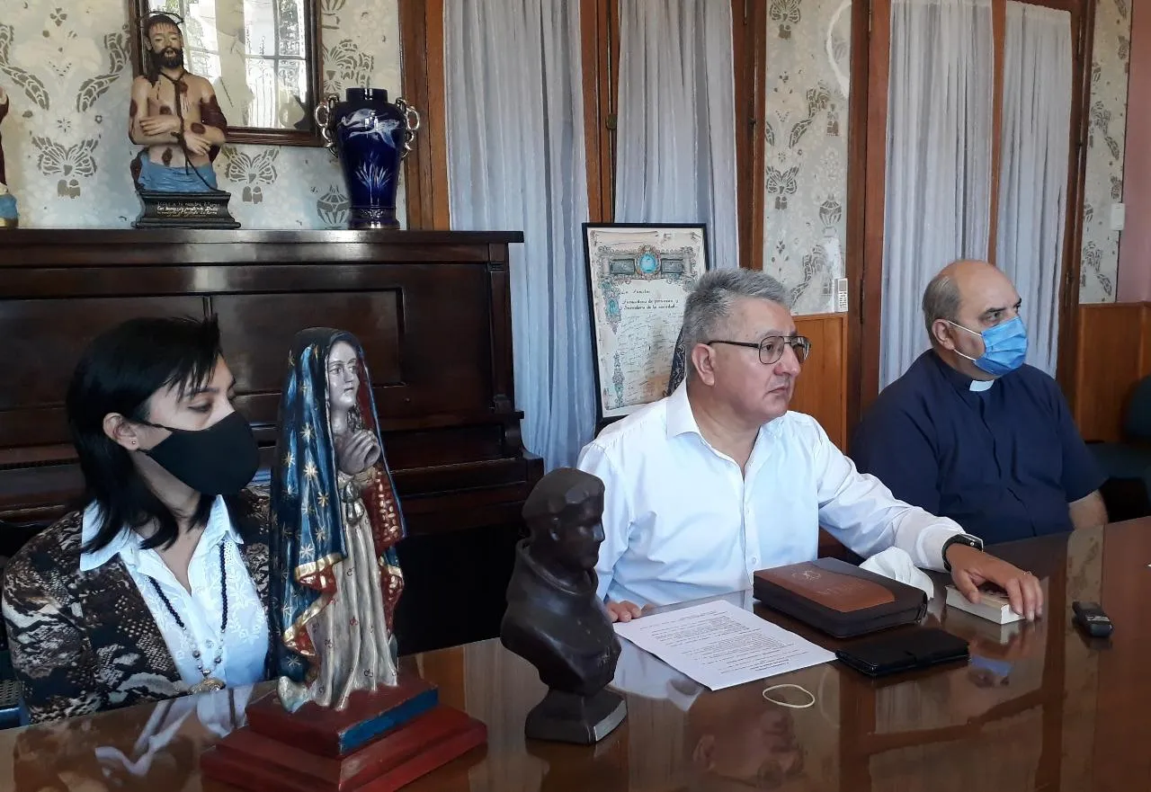 Postrado y varado en España: el presente del diseñador Roberto Piazza