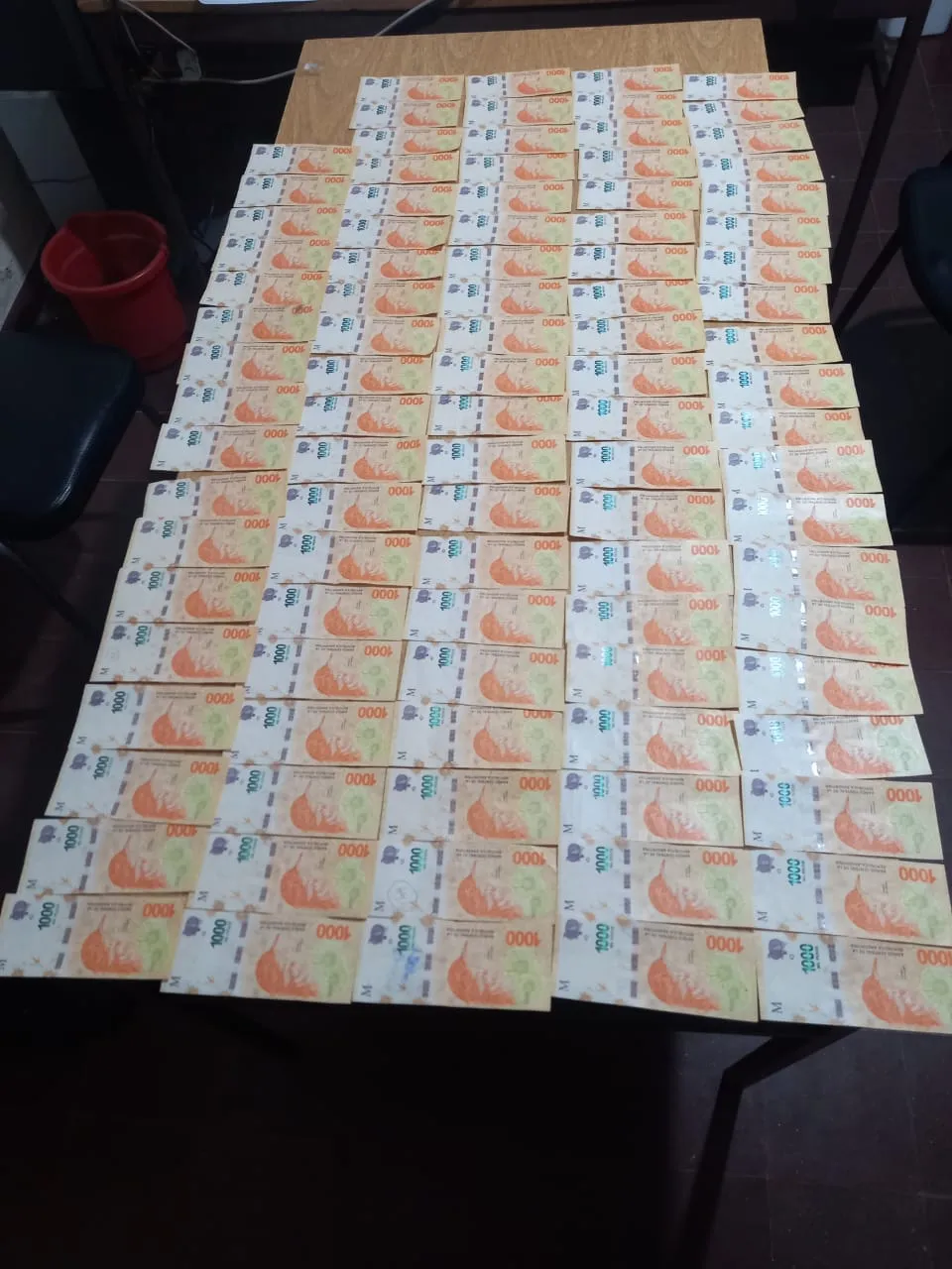 "Precio de oro": fueron a comer a un restaurant y quedaron indignados cuando les llegó el ticket por un inesperado cargo