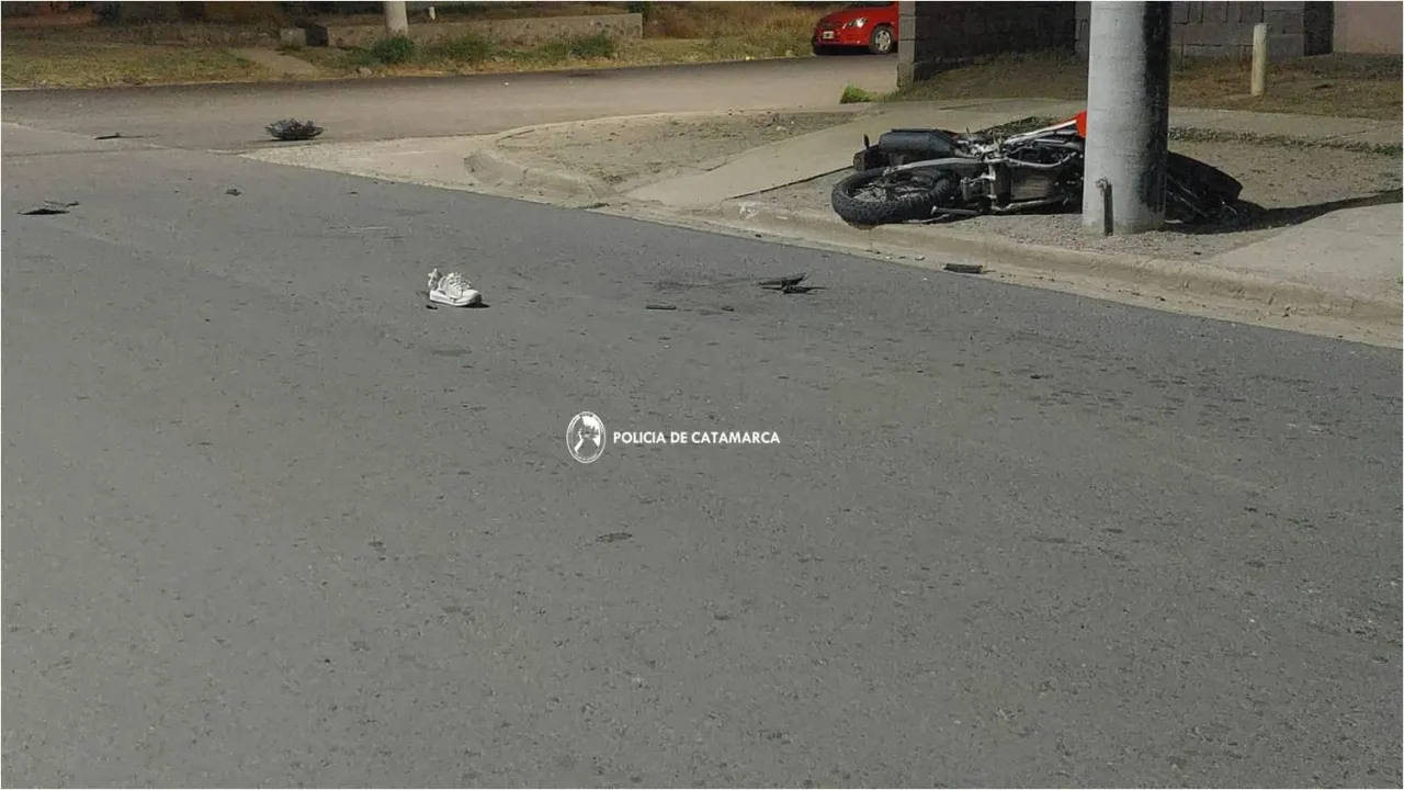 Prendió fuego un local de Juntos por el Cambio y quedó envuelto en llamas