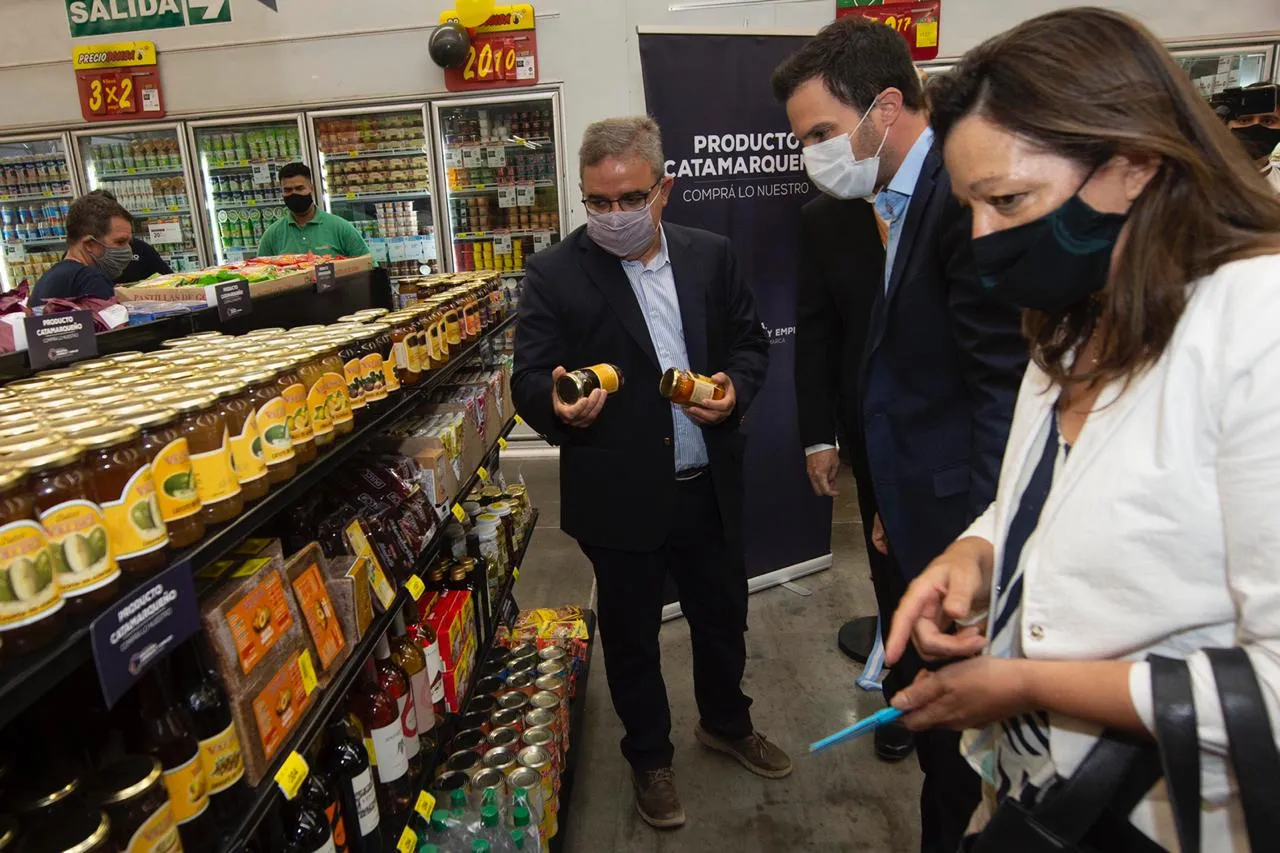 Qué dicen los expertos sobre los barbijos transparentes de plástico